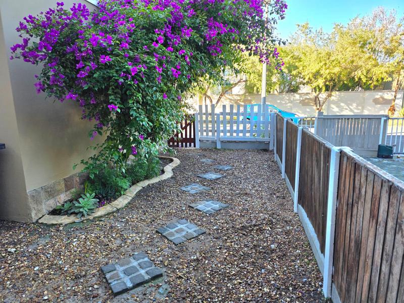 To Let 2 Bedroom Property for Rent in Parklands Western Cape